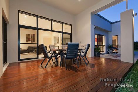 56 Barcoo Cres, Sinnamon Park, QLD 4073