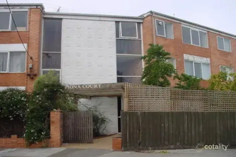 6/2 Fiona Ct, St Kilda, VIC 3182