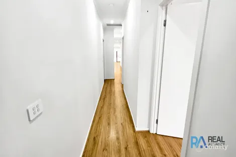 Property photo of 26 Lexington Parade Berwick VIC 3806