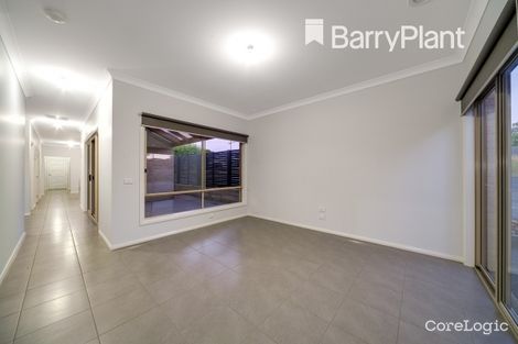 Property photo of 70 Lampard Road Drouin VIC 3818