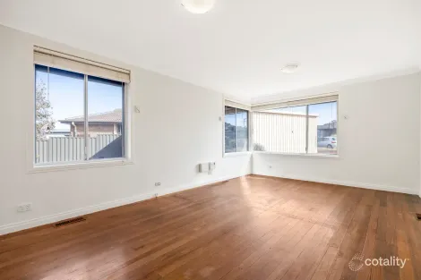 Property photo of 18 Wolfe Road Melton VIC 3337