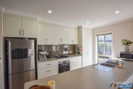 Property photo of 3 Tea Tree Close Myrtleford VIC 3737