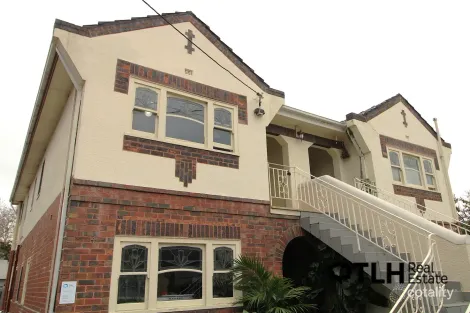 4/4 Bundalohn Ct, St Kilda, VIC 3182