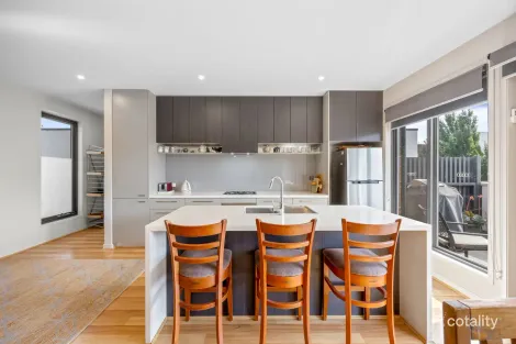 Property photo of 27 Monteith Place Ballarat Central VIC 3350