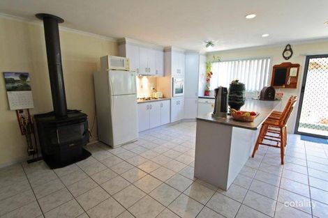 Property photo of 13 Wallaby Walk South Morang VIC 3752