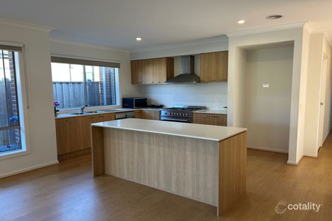 Property photo of 11 Heybridge Street Clyde VIC 3978