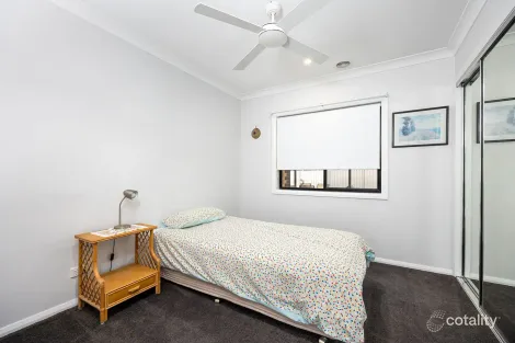 Property photo of 14 Chipp Place Lloyd NSW 2650