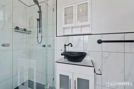 Property photo of 47 Begonia Street Lindisfarne TAS 7015