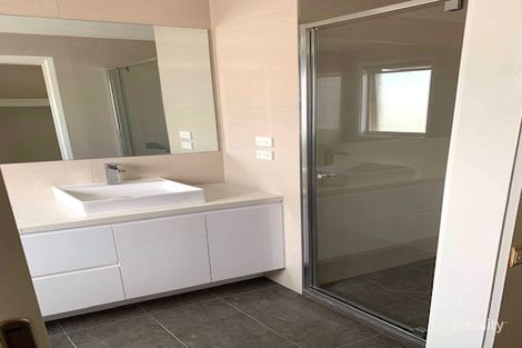 Property photo of 28 Lionheart Avenue Taylors Lakes VIC 3038