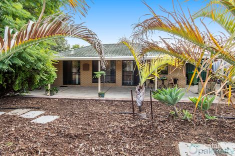 2 Pallarup Gr, Waikiki, WA 6169