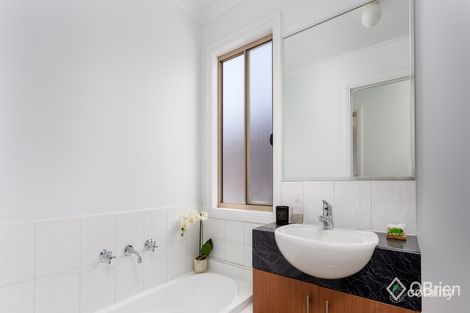 Property photo of 3/41 Hyde Park Terrace Point Cook VIC 3030