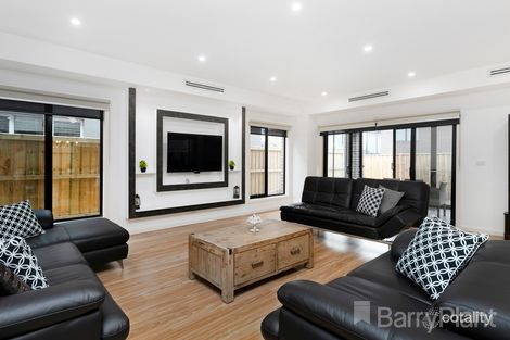 Property photo of 16 Edara Circuit Greenvale VIC 3059