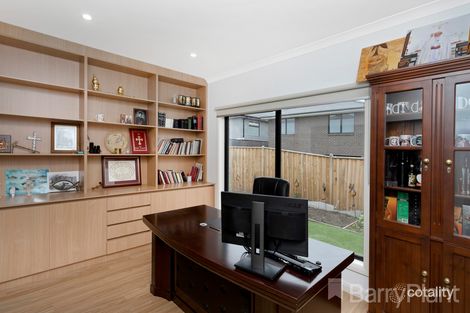 Property photo of 16 Edara Circuit Greenvale VIC 3059