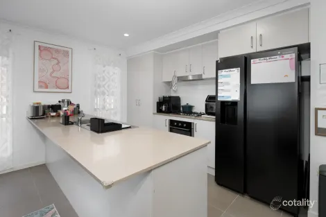 Property photo of 187 Dyson Drive Alfredton VIC 3350