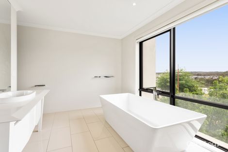 Property photo of 23 Manchester Crescent Bundoora VIC 3083