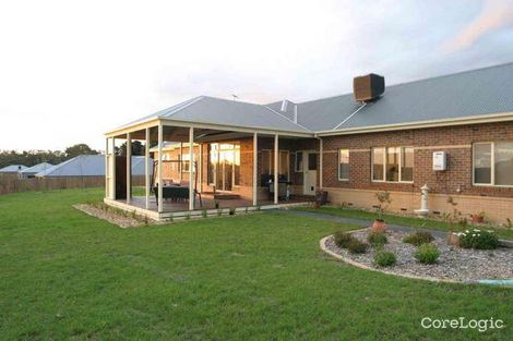 Property photo of 14 Holm Park Road Beaconsfield VIC 3807
