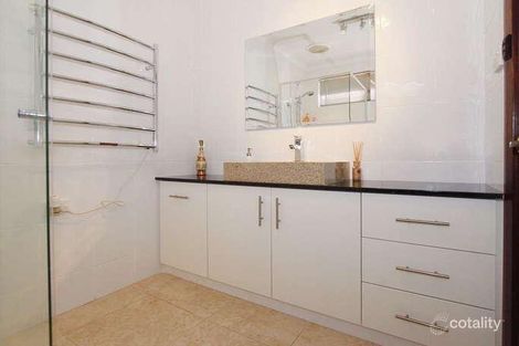 Property photo of 18 Winston Crescent Viveash WA 6056