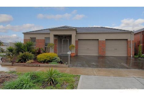8 Herrington Turn, Caroline Springs, VIC 3023