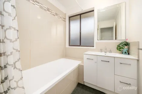 Property photo of 5 Poplar Avenue Shepparton VIC 3630