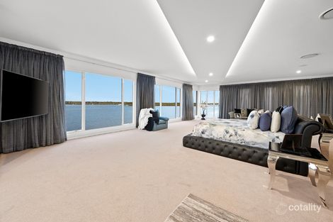 Property photo of 56 Knightsbridge Parade East Paradise Point QLD 4216