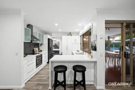 Property photo of 11 Hervey Close Forest Lake QLD 4078