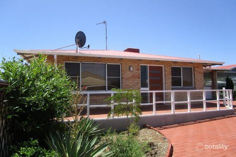 4b Bartlett Pl, Port Denison, WA 6525