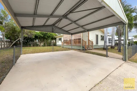 Property photo of 1/17-19 Gladstone Street Emerald QLD 4720