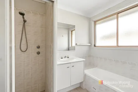 Property photo of 27 Burbank Drive Tuggerah NSW 2259