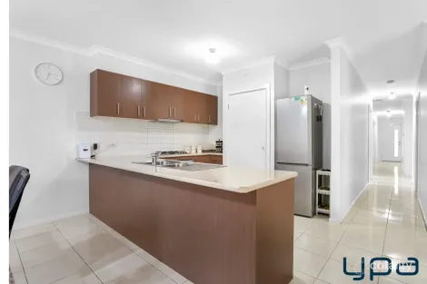 Property photo of 38 Larson Avenue Tarneit VIC 3029
