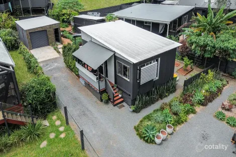 22 Waterside Dr, Macleay Island, QLD 4184