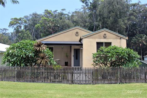 4 Pacific Pde, Elizabeth Beach, NSW 2428