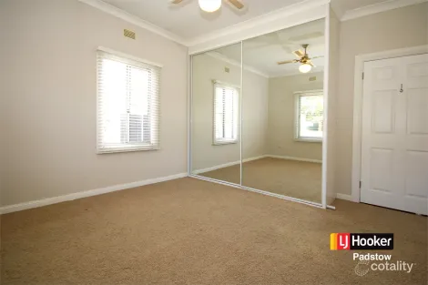 Property photo of 30 Glenview Avenue Revesby NSW 2212