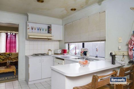 Property photo of 10 Bradley Way Cranbourne West VIC 3977