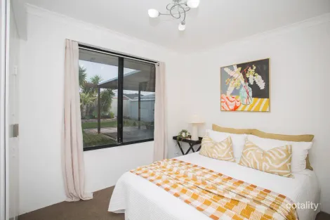 Property photo of 34 Menora Loop Warnbro WA 6169