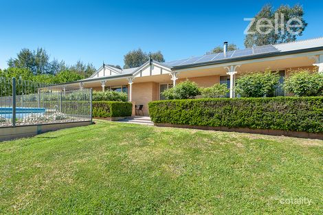 17 Lauren Ct, Table Top, NSW 2640