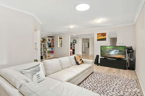 Property photo of 11 Pineneedle Court Oxenford QLD 4210