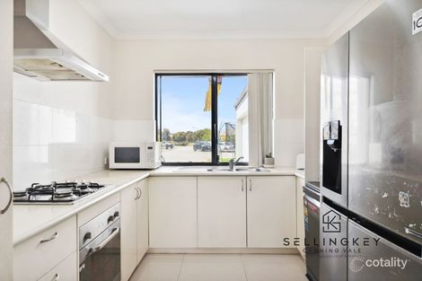 Property photo of 19B Belfast Close Canning Vale WA 6155