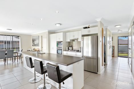 Property photo of 28 Broomfield Crescent Hunterview NSW 2330