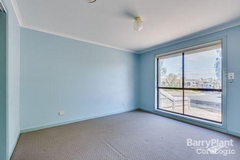 Property photo of 8 Blackwood Way Delahey VIC 3037