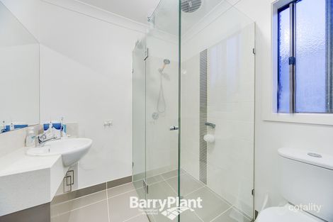 Property photo of 19 Skipton Street Drouin VIC 3818