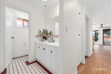 Property photo of 10 Dorrien Avenue Woodcroft SA 5162