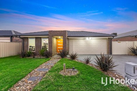 22 Zenith St, Pakenham, VIC 3810