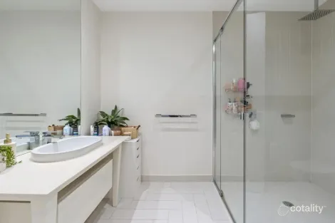 Property photo of 46 Theatre Drive Benowa QLD 4217