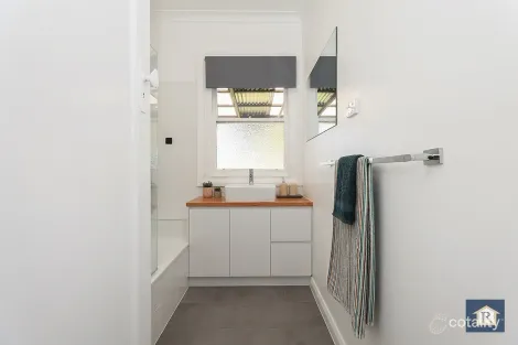 Property photo of 10 Marks Street Colac VIC 3250