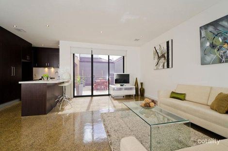 Property photo of 15 Kingham Street Newport VIC 3015