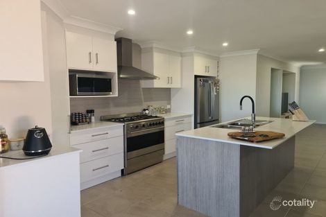 Property photo of 7 Chant Drive Rosenthal Heights QLD 4370