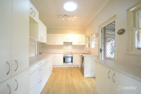 Property photo of 32 Ferndale Close Constitution Hill NSW 2145