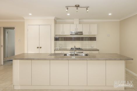 Property photo of 32 Salwood Loop Banksia Grove WA 6031