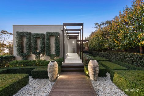 Property photo of 1 Bay Avenue Mount Eliza VIC 3930