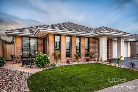 Property photo of 1 Blackshaws Place Caroline Springs VIC 3023